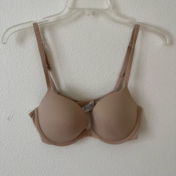 Calvin Klein Women's Perfectly Fit Lightly Lined T-Shirt Bra with Memory Touches - Picture 3 of 6